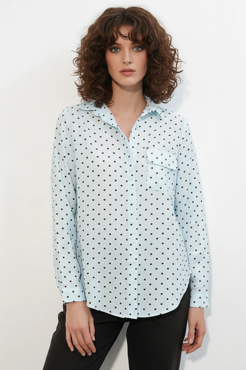 Kadın Oversize Tek Cepli Puantiyeli Mavi Gömlek